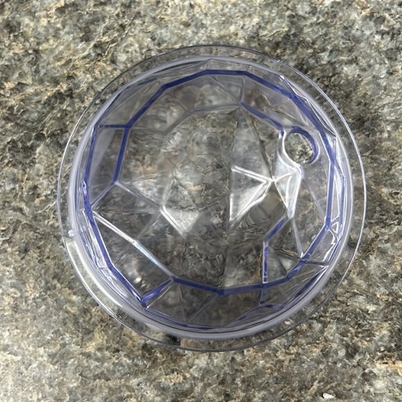 Starbucks 16 oz Cup with Chiseled Lid - Picture 3 of 7